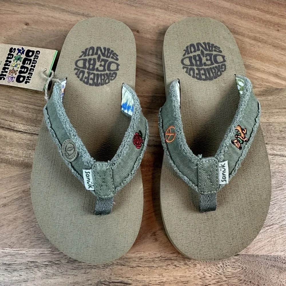New NWT Big Kids Sanuk Fraidy Stacker Grateful Dead Flip Flops Sandals Sze 2-3 Y